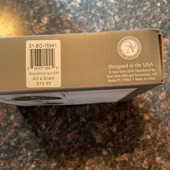 Art a Gram Collectible Display for Grandmothers - Picture 9 of 9